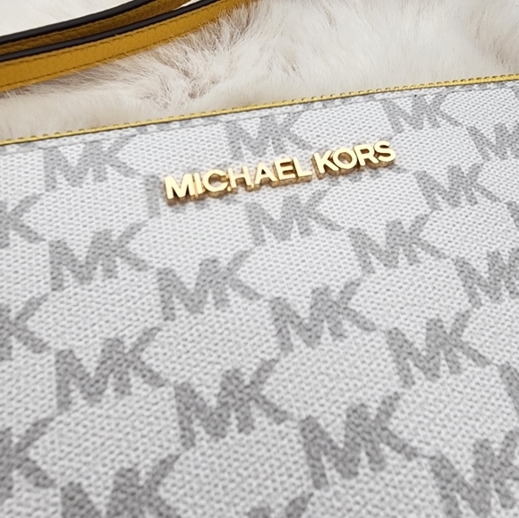 Michael Kors NWT white‎ monogram print yellow accents authentic large wallet - Picture 2 of 10